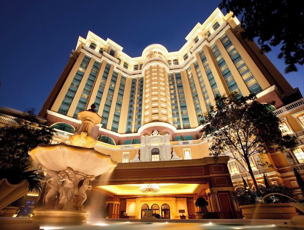 undefined Four Seasons Hotel Macao 6