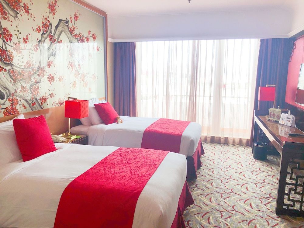 Riviera Hotel Macau Family Suite 4