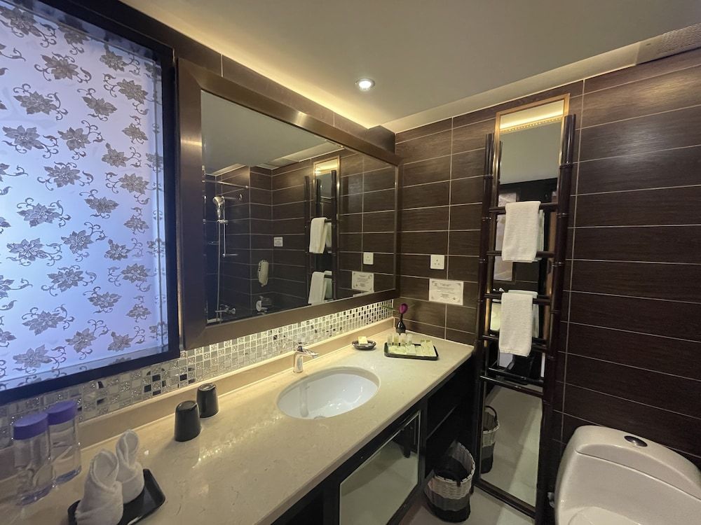 Riviera Hotel Macau Family Suite 8