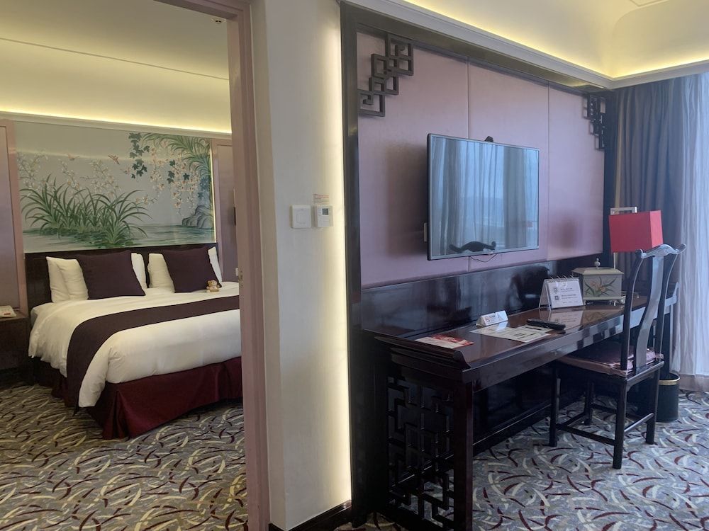 Riviera Hotel Macau Family Suite 9