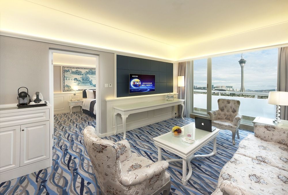 Riviera Hotel Macau Suite, Sea View 6