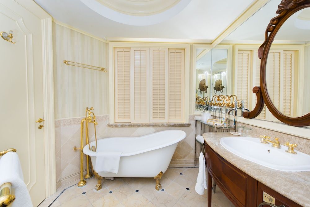 Rocks Hotel Deluxe Room, 2 Twin Beds, Balcony, Sea View 7