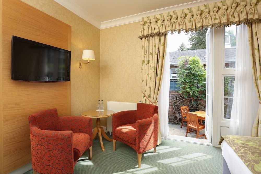 West Lodge Park Hotel Spacious Double Room - Garden Lodge 3