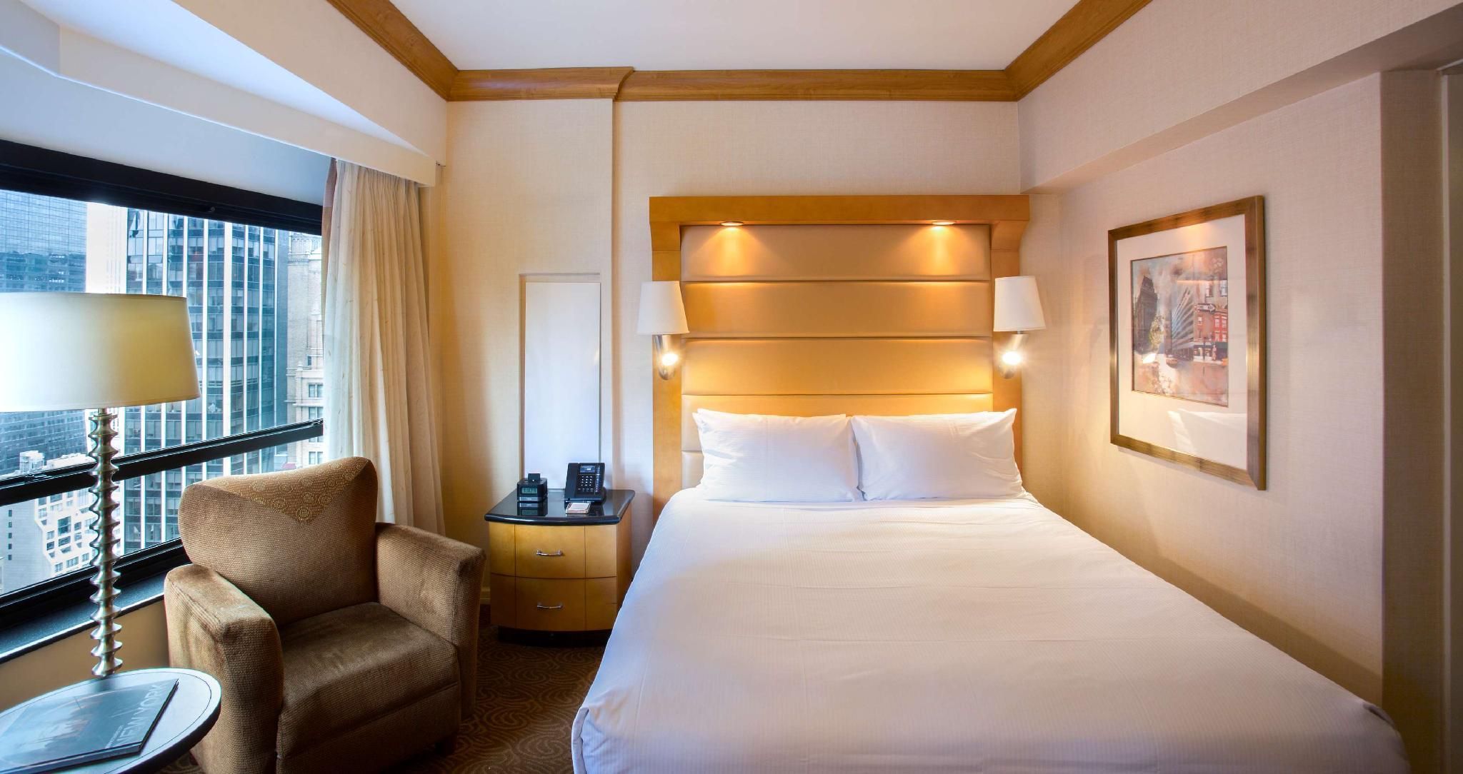 New York Hilton Midtown Urban Room Queen Bed