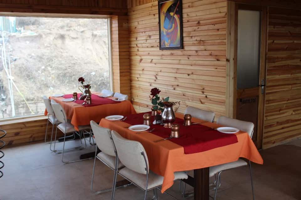 undefined Krystal Hotel Restaurant 4