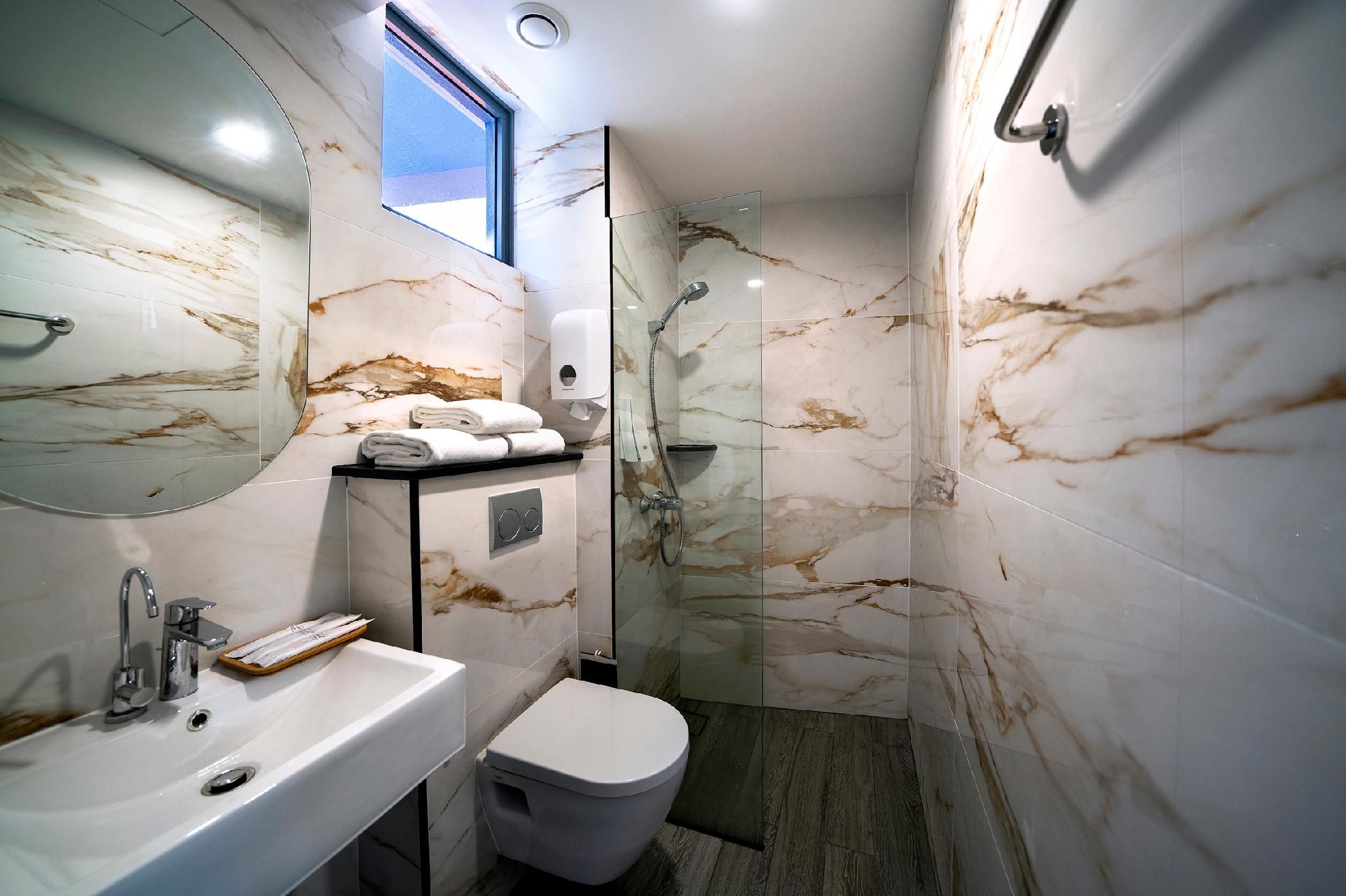 undefined Hotel 81 Premier Princess 5