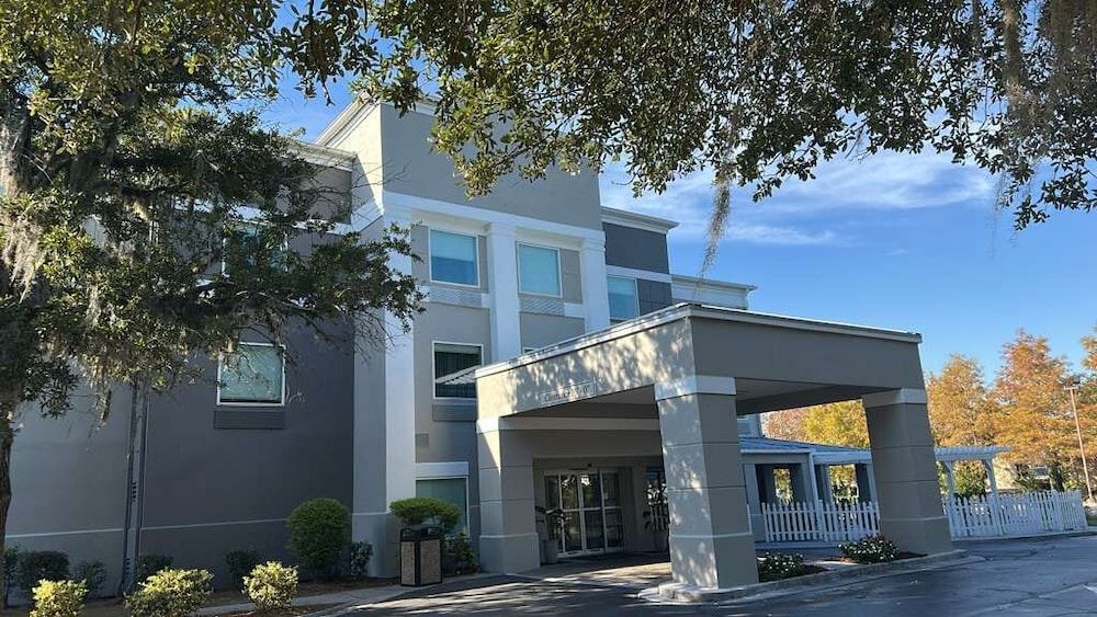 undefined Country Inn & Suites by Radisson, Savannah Southside 4