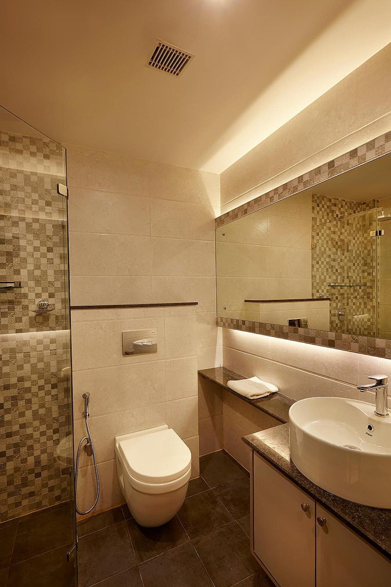 Indy Waterfront Resort Deluxe Room 4