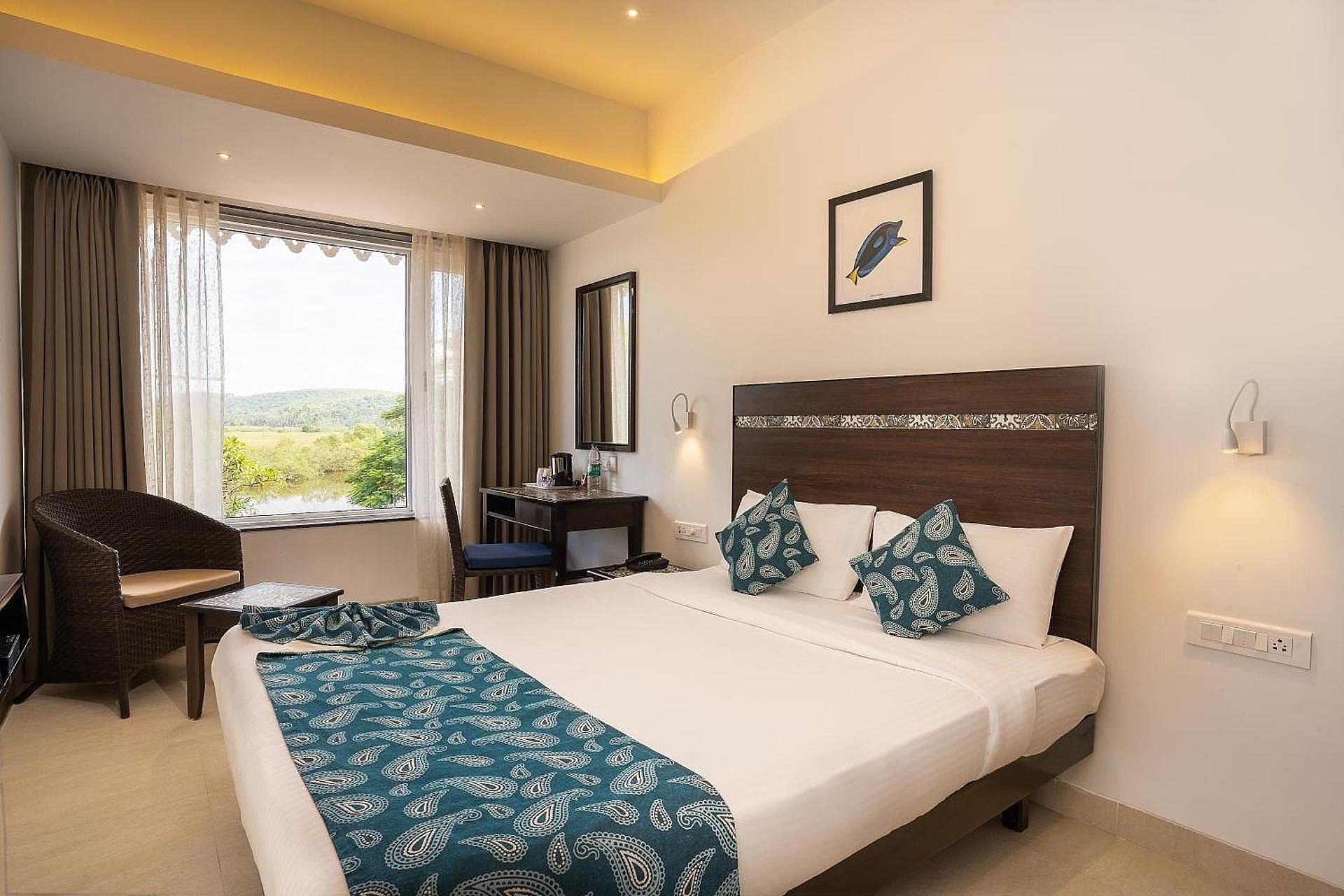 Indy Waterfront Resort Deluxe Room 3