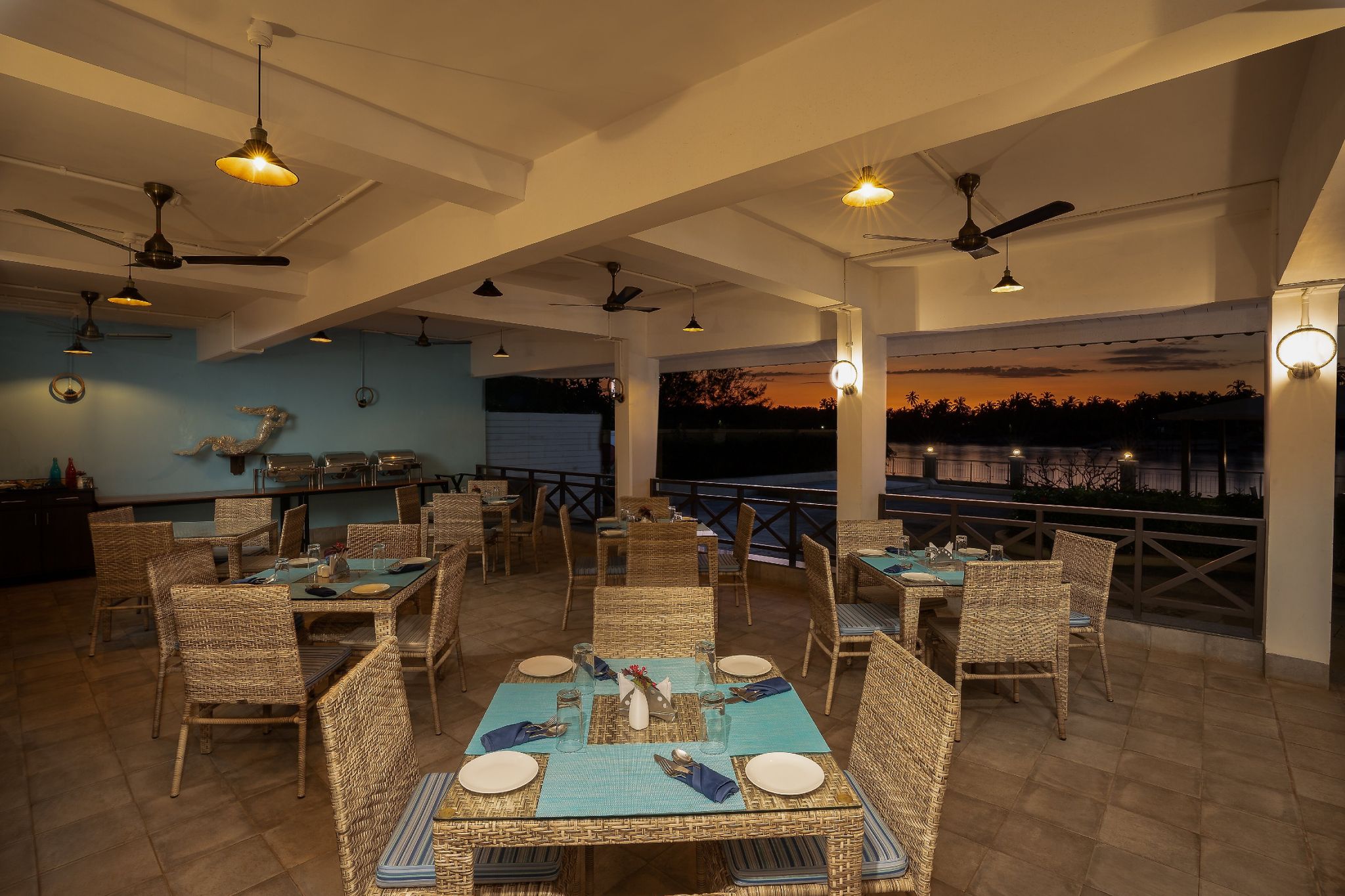 Food & Dining
