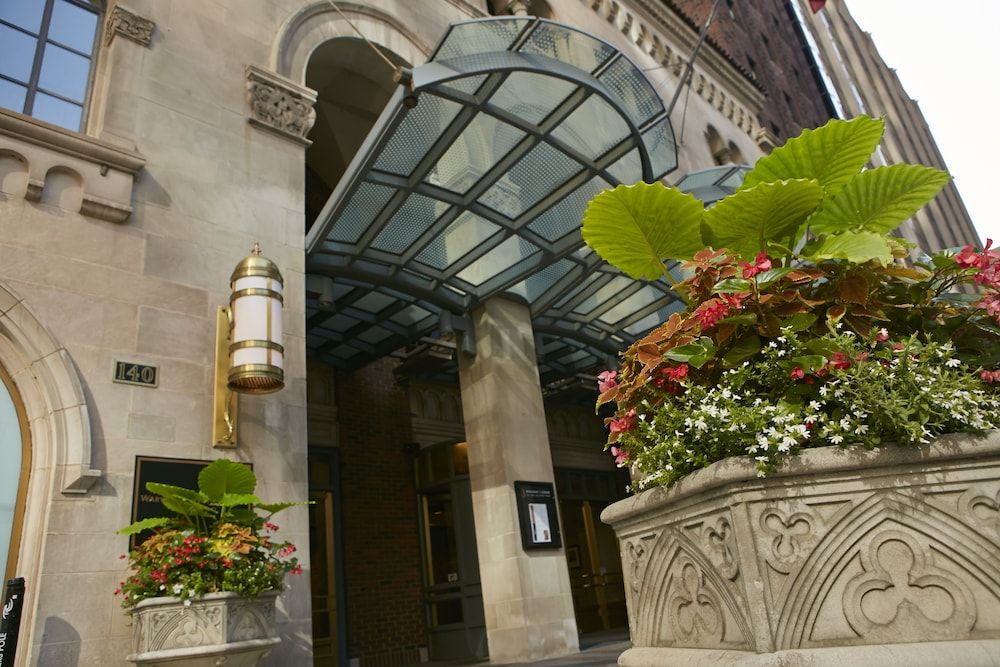 undefined Warwick Allerton - Chicago 6