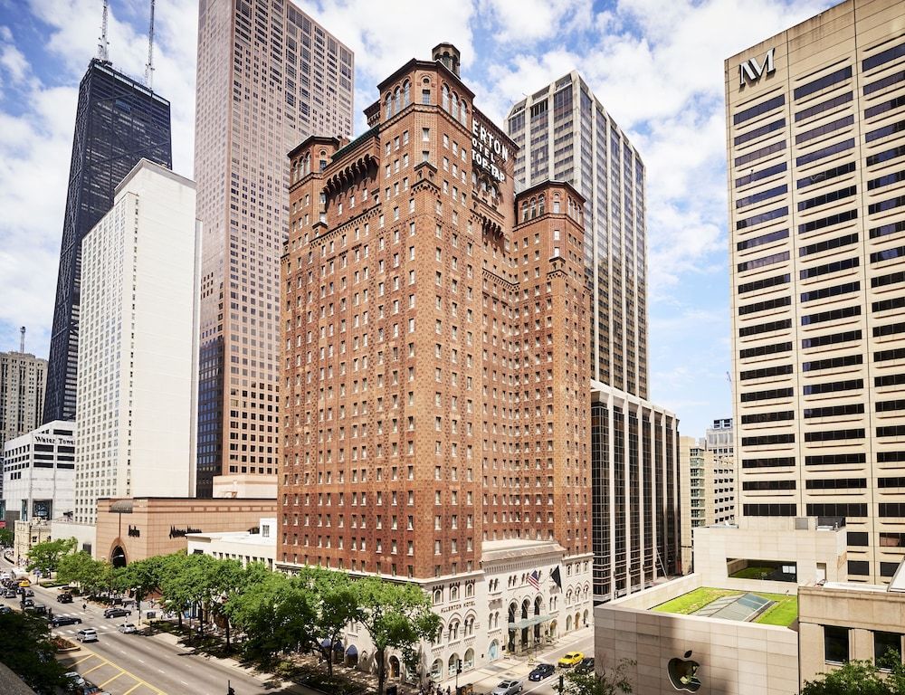 undefined Warwick Allerton - Chicago 4