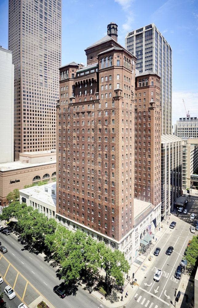 undefined Warwick Allerton - Chicago 5