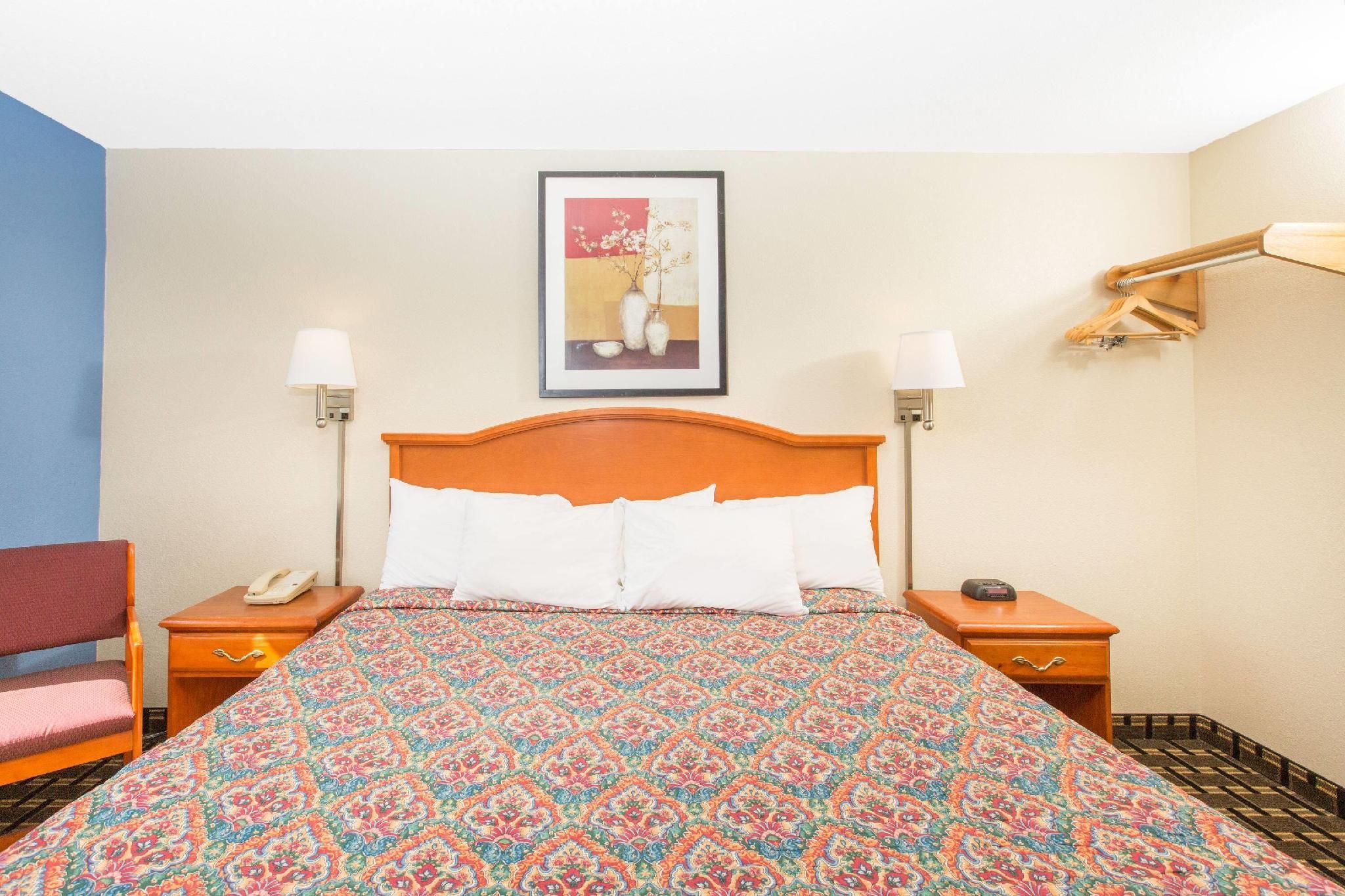 King Bed Accessible Room Non-Smoking