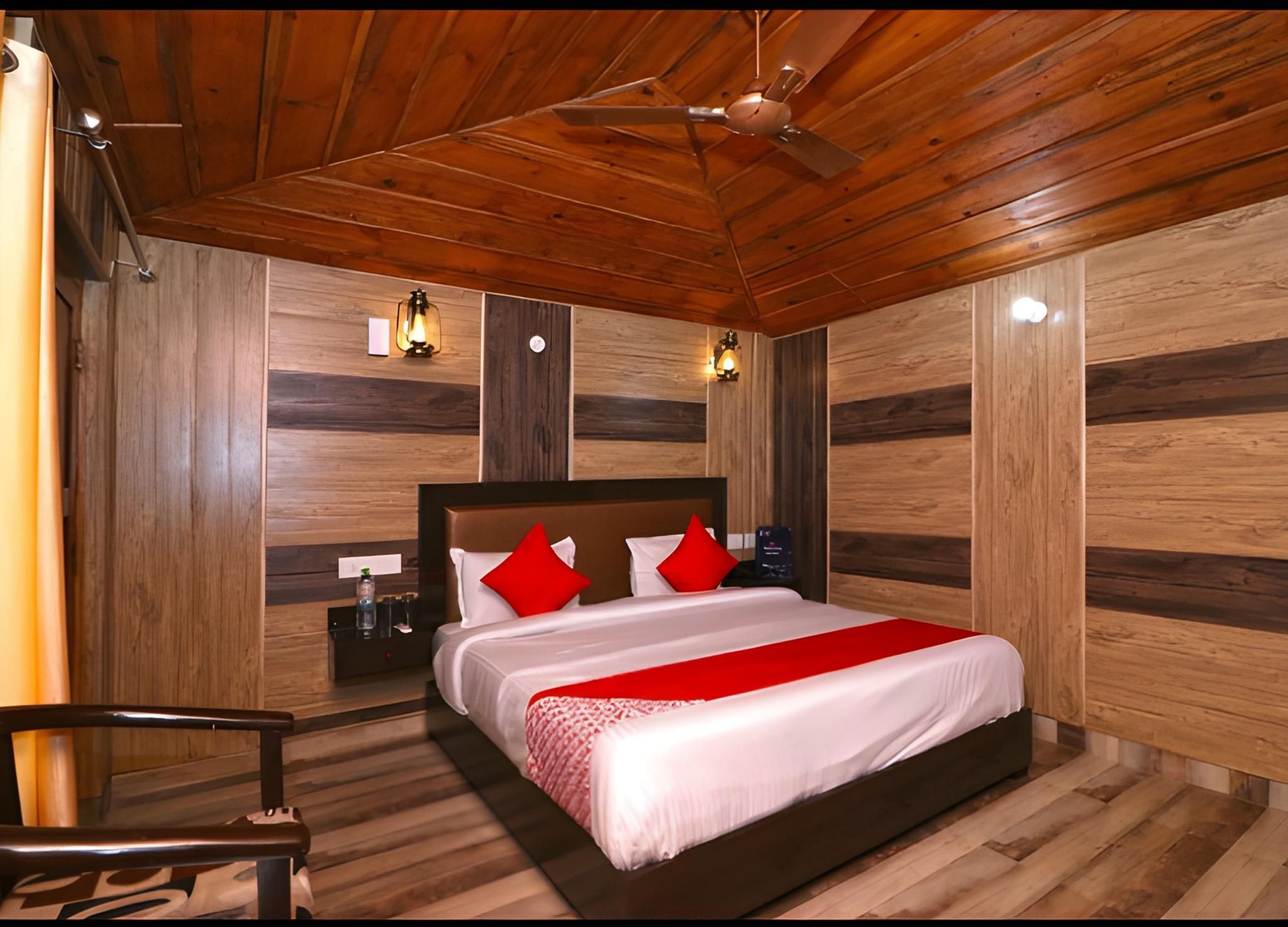 Damyanti Hotel And Resort Deluxe Room 9