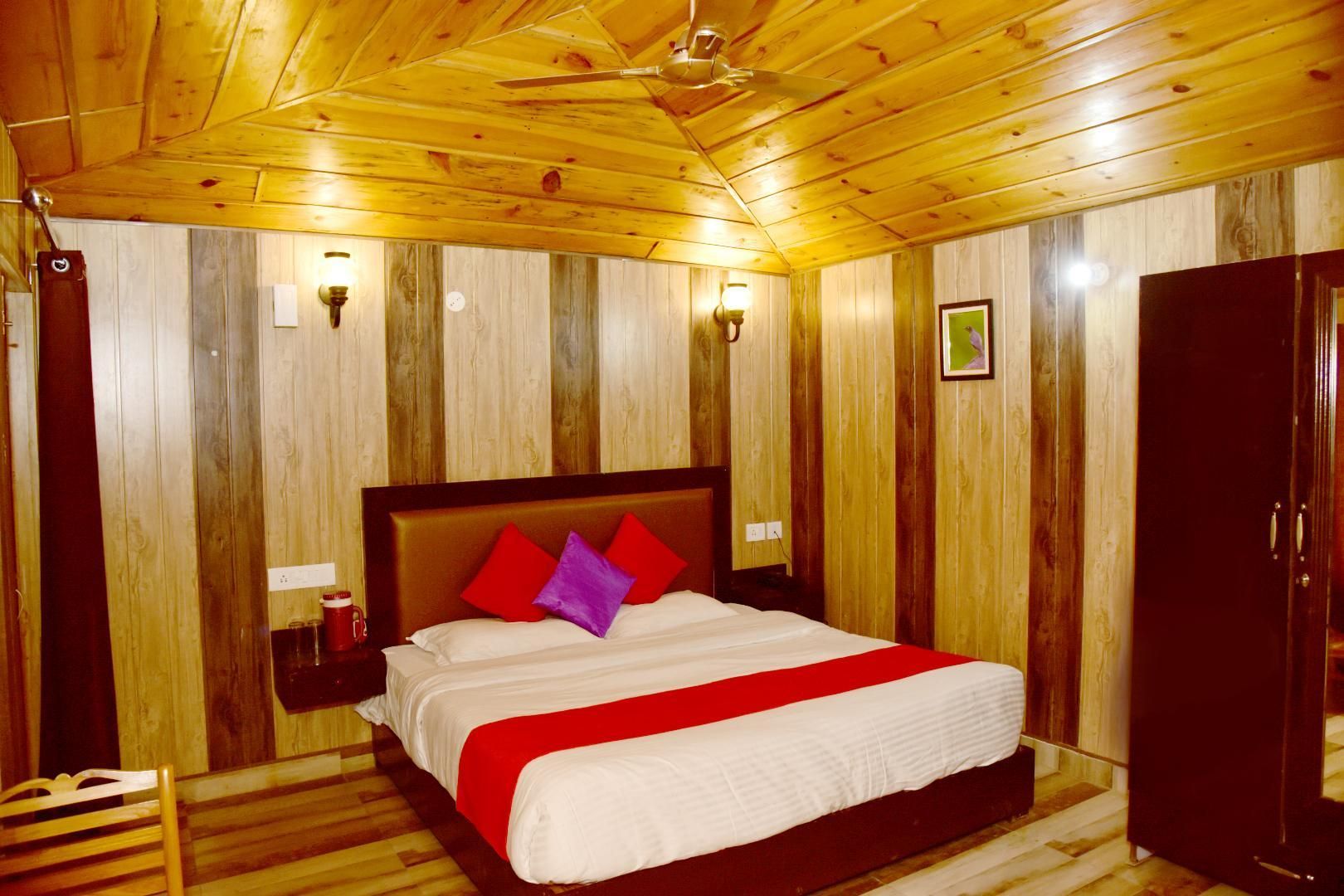 Damyanti Hotel And Resort Deluxe Room 5
