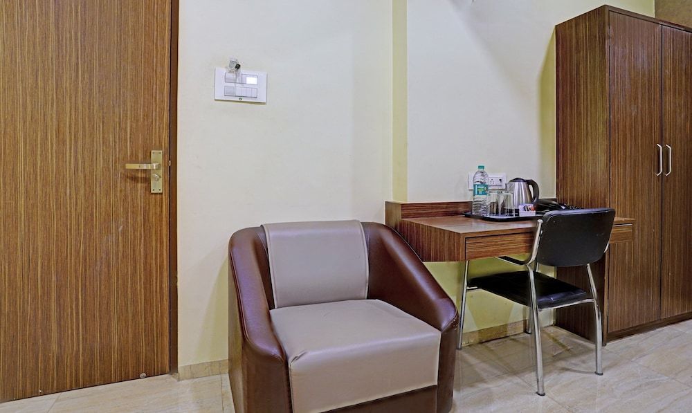 Treebo De Grandeur Anand Nagar Standard Double Room