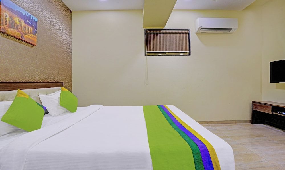 Treebo De Grandeur Anand Nagar Standard Double Room 5