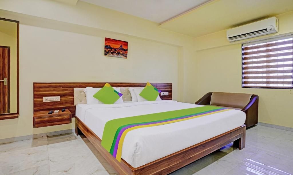 Treebo De Grandeur Anand Nagar Standard Double Room 7