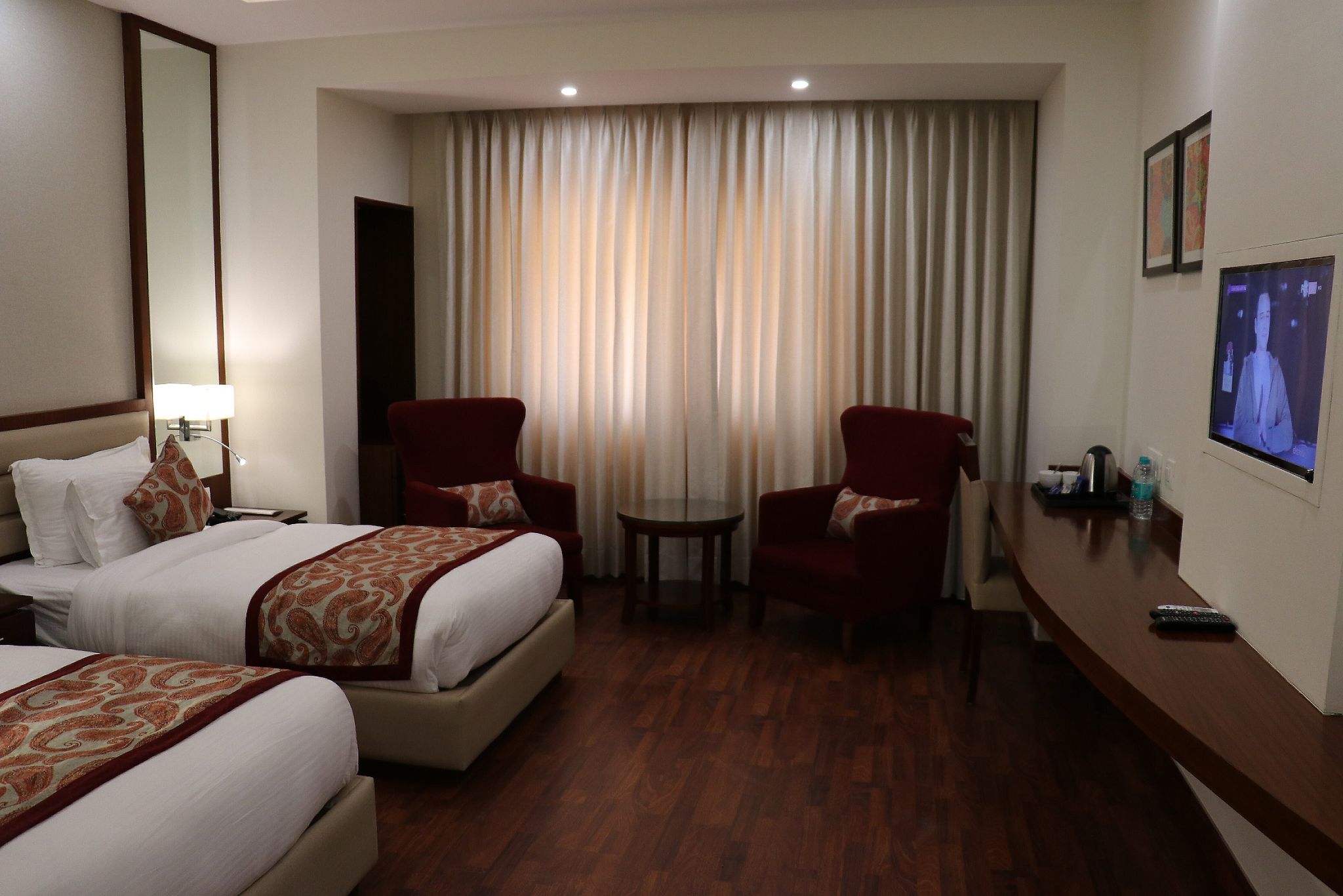 Executive Room with Working Desk (Twin Bed)