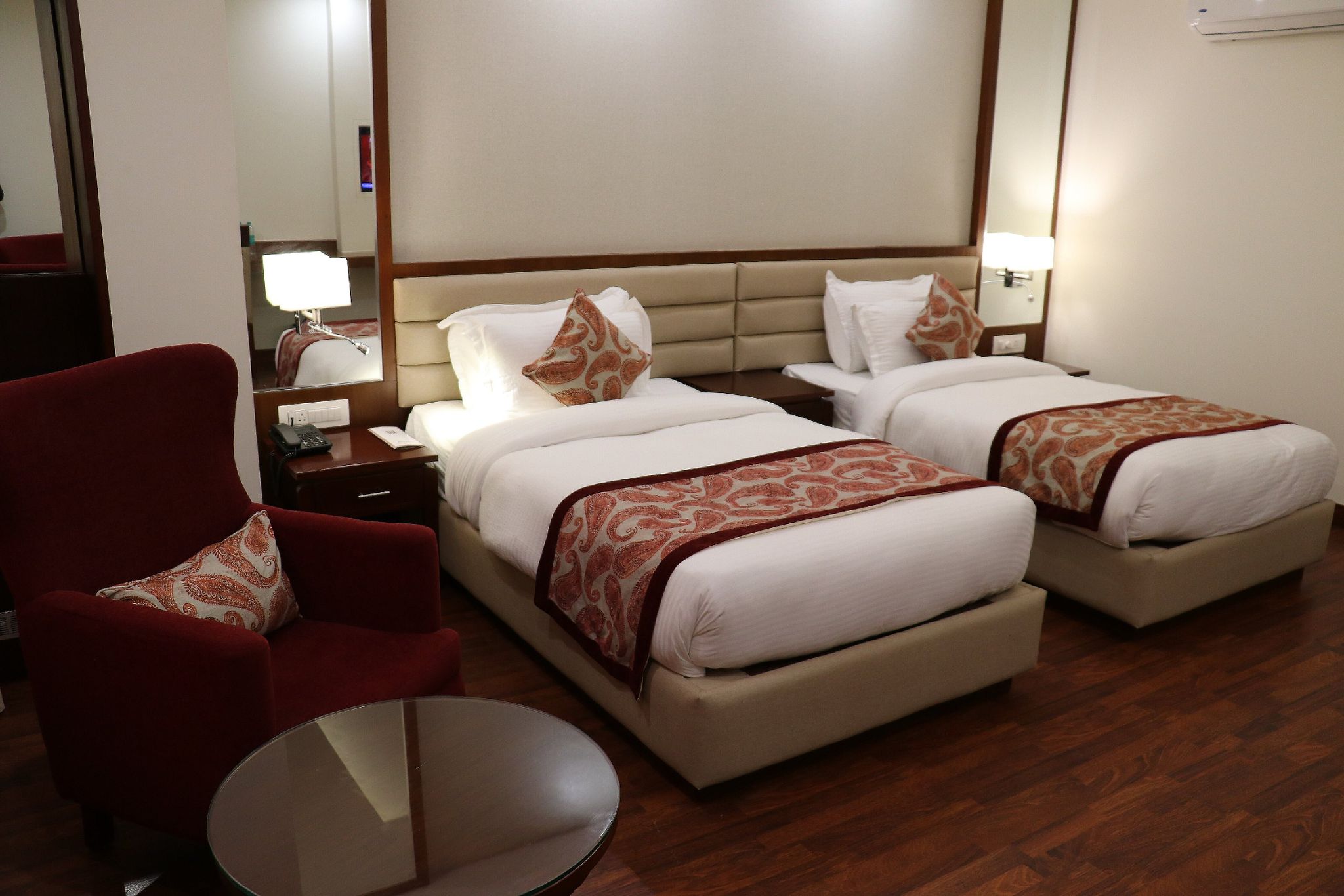 Executive Room with Working Desk (Twin Bed)