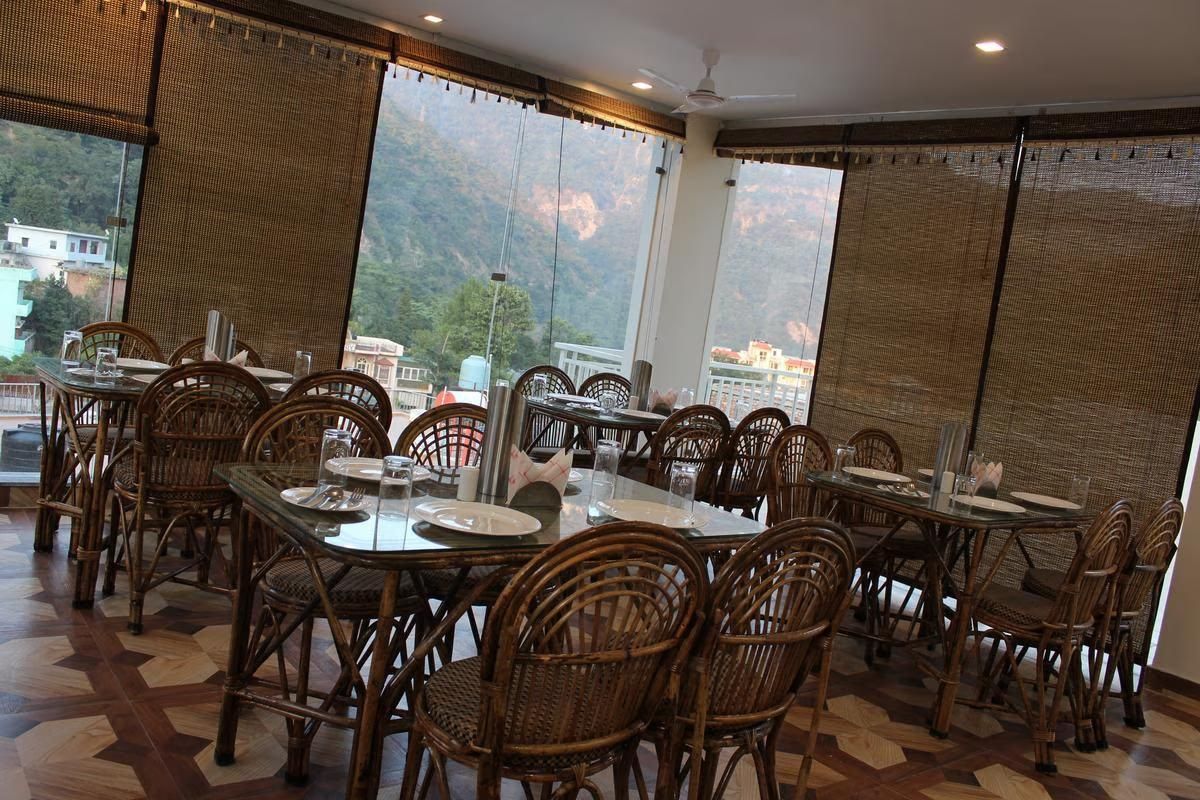 Food & Dining