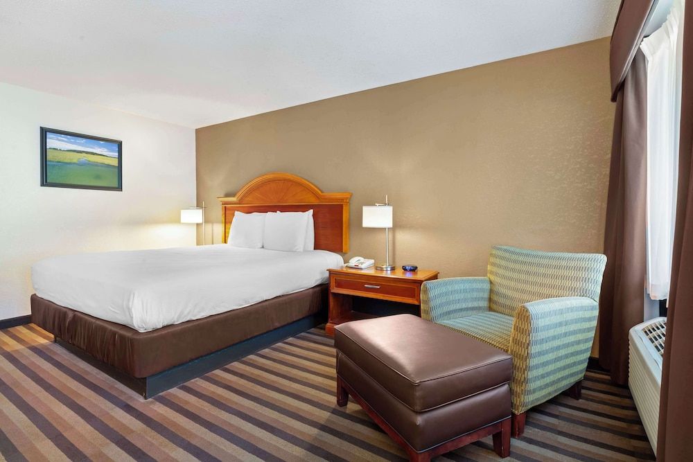 Best Western Rockland Standard Room, 1 King Bed, Accessible, Bathtub