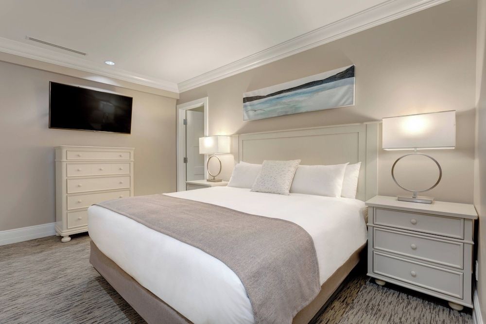 Suite, 2 Bedrooms, Balcony, Lake View