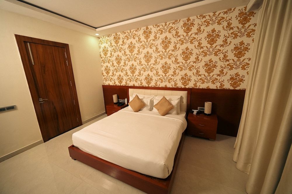 Clarks Safari Ranthambore Luxury Cottage with King Bed and Garden view 2