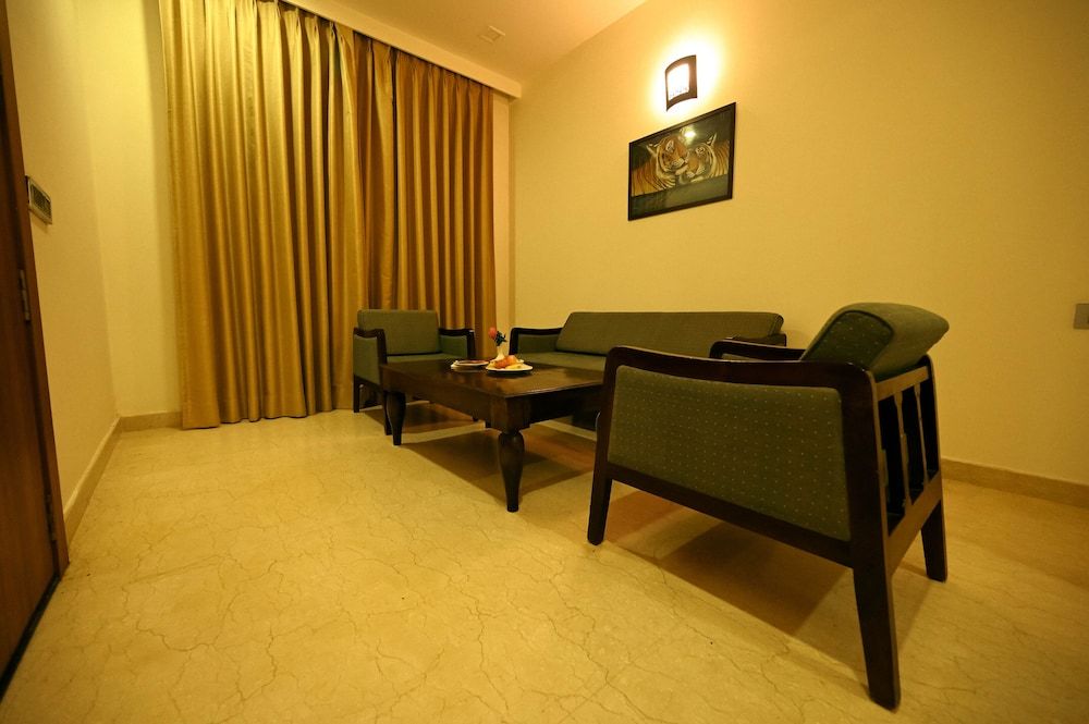 Clarks Safari Ranthambore Luxury Cottage with King Bed and Garden view 13