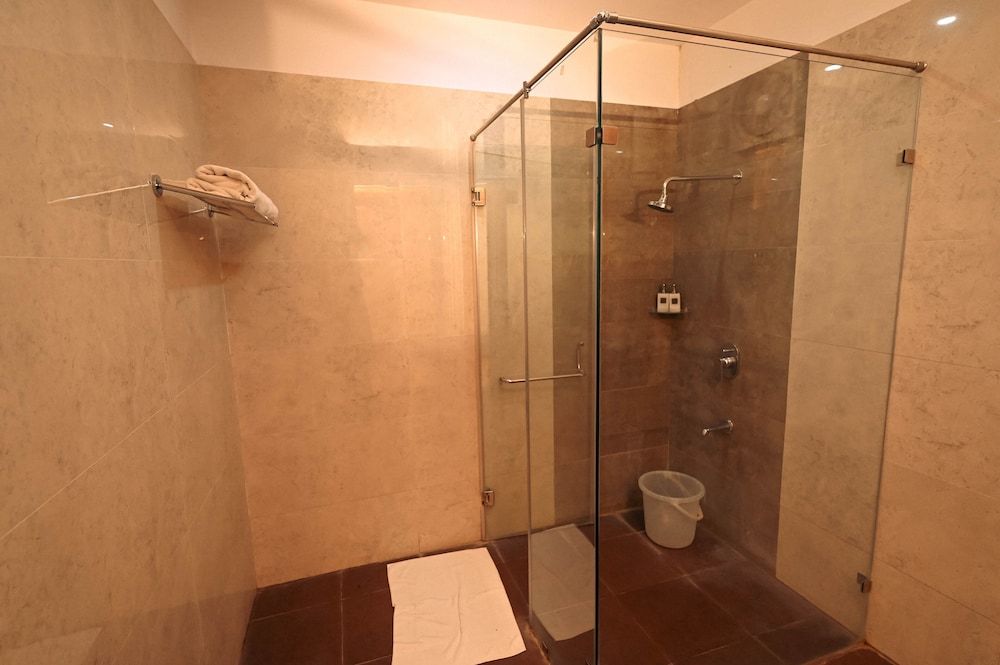 Clarks Safari Ranthambore Luxury Cottage with King Bed and Garden view 11