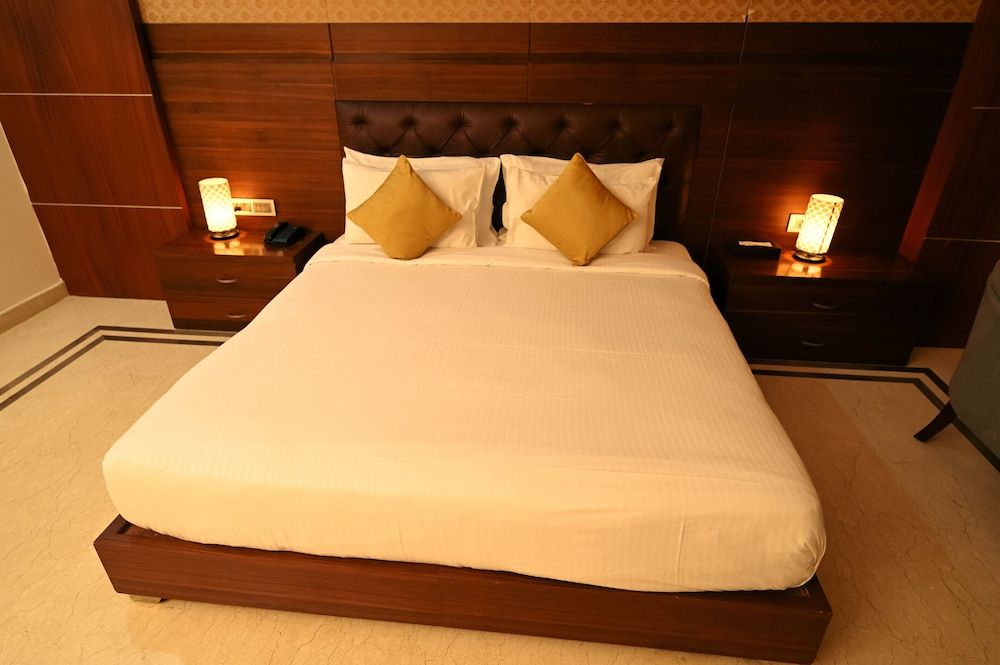 Clarks Safari Ranthambore Deluxe room with King Bed