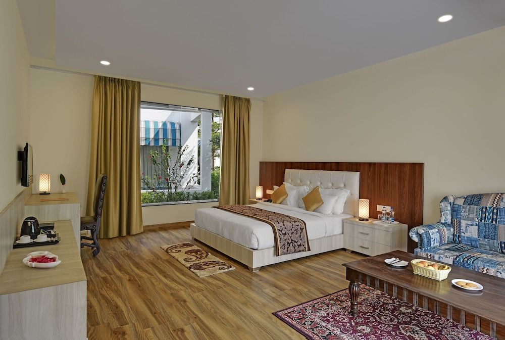 Clarks Safari Ranthambore Luxury Cottage with King Bed and Garden view 6