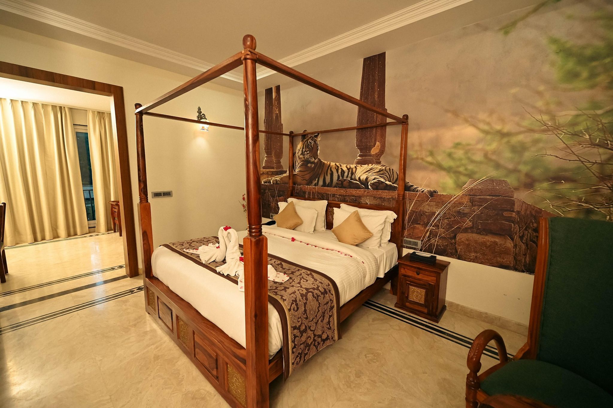 Clarks Safari Ranthambore Luxury Cottage with King Bed and Garden view 5