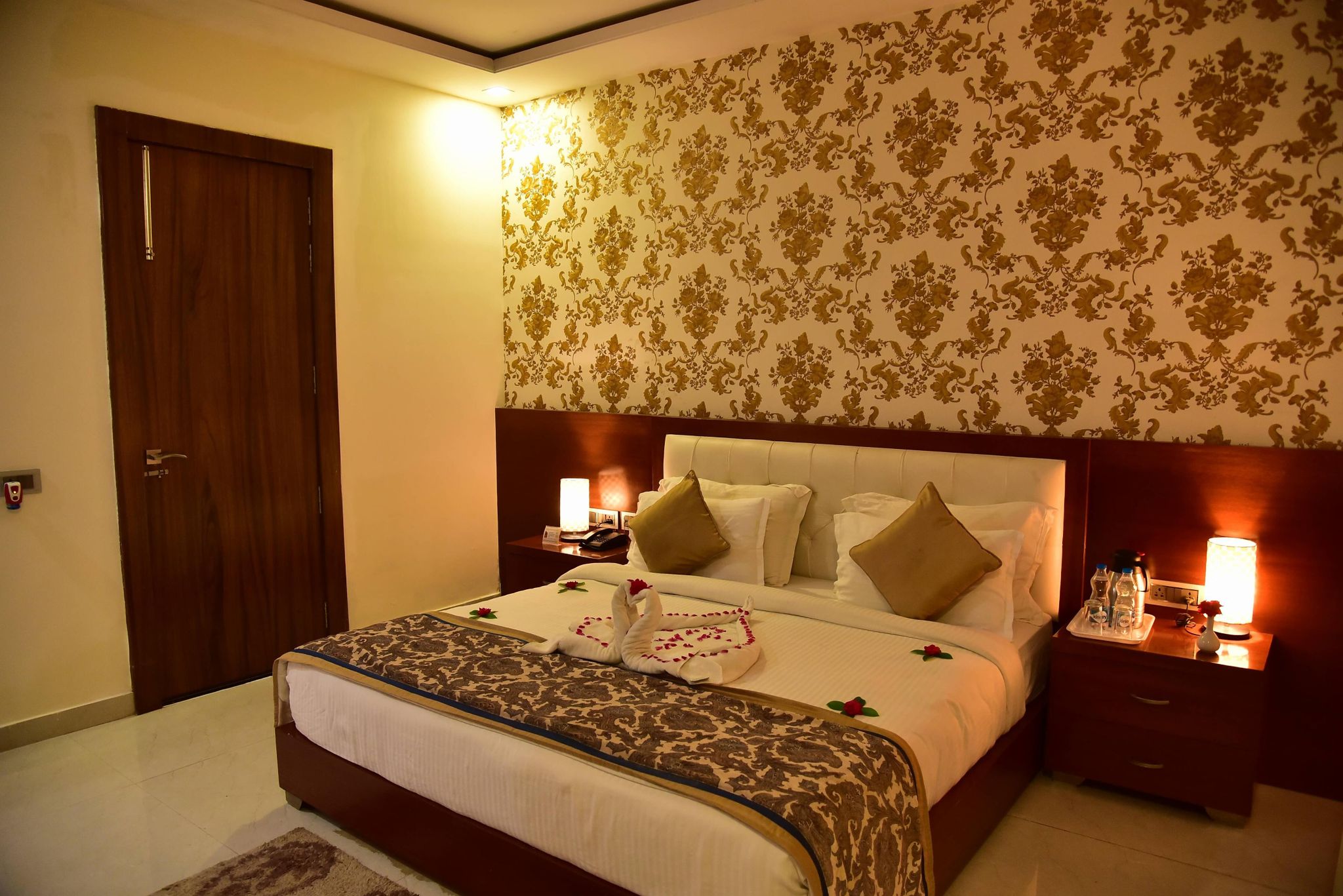 Clarks Safari Ranthambore Deluxe room with King Bed 4