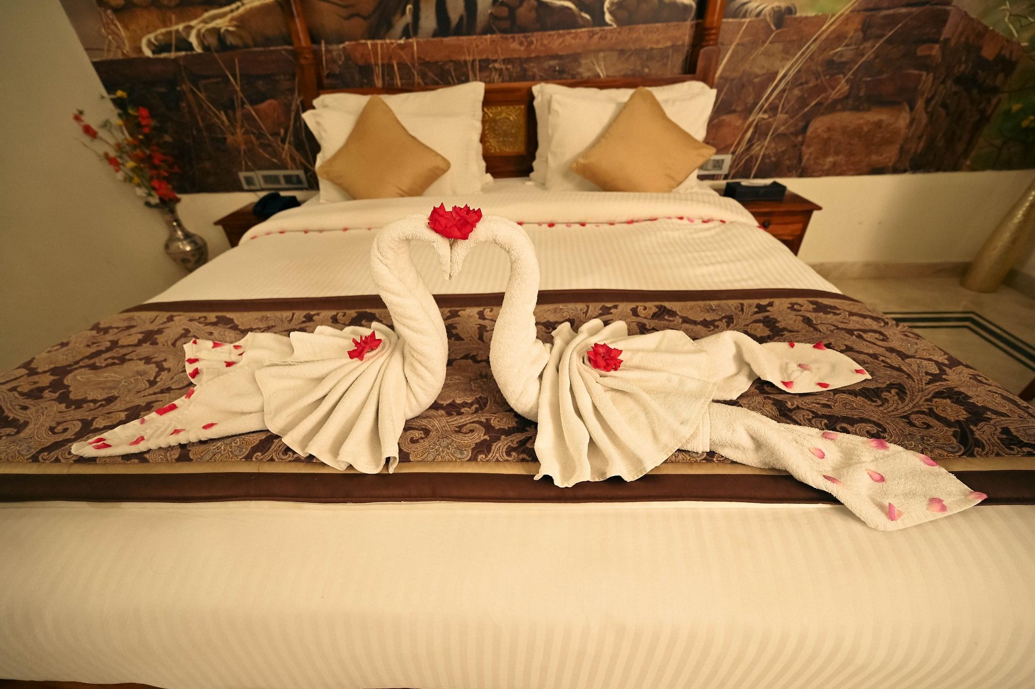 Clarks Safari Ranthambore Deluxe room with King Bed 2
