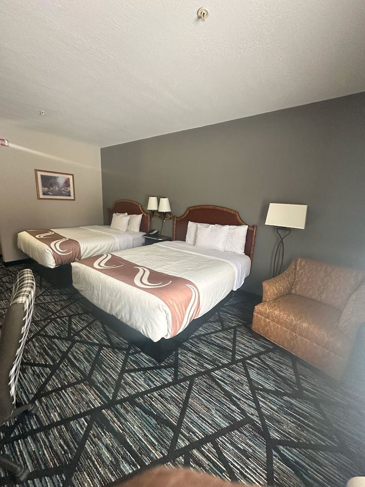 Hometown Inn Deluxe Room, 2 Queen Beds, Non Smoking