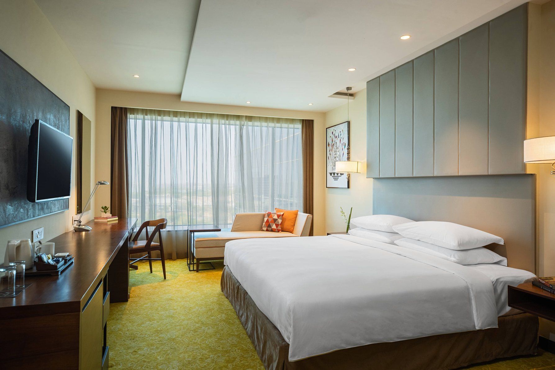 Club Room - King Bed