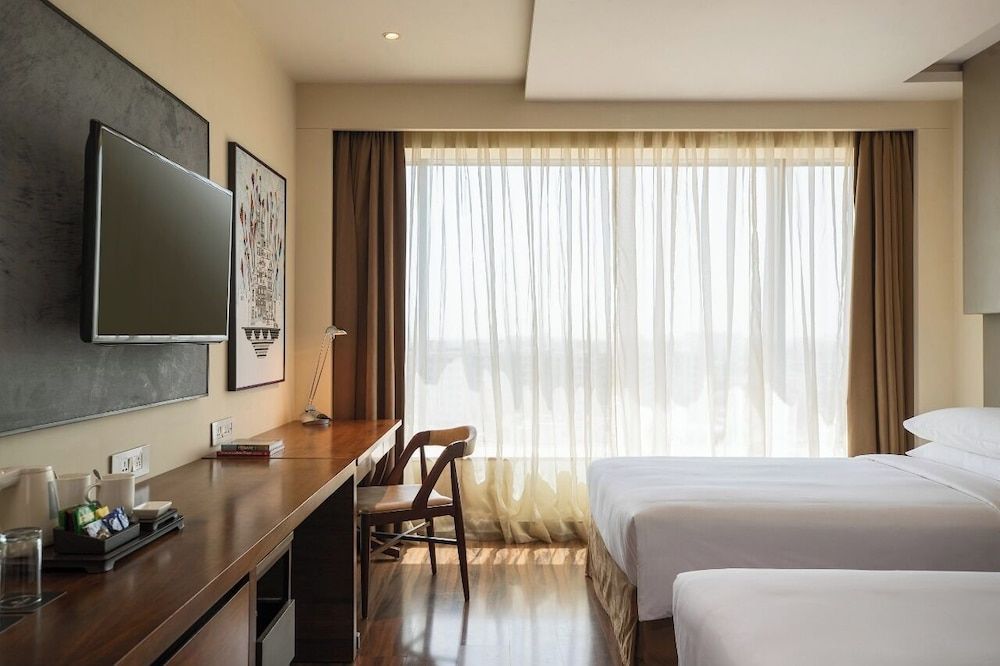 Renaissance Ahmedabad Hotel Superior Room, 2 Twin Beds 7