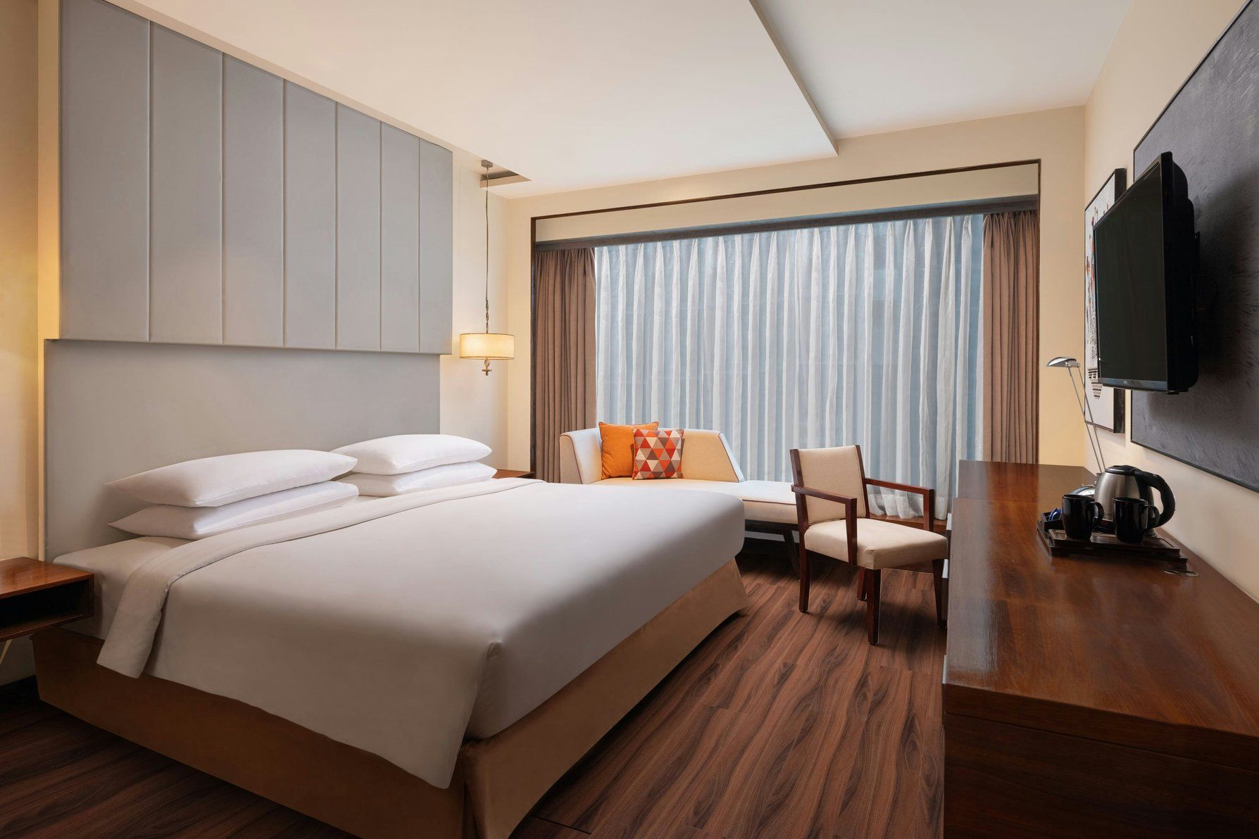 Superior King Accessible Room