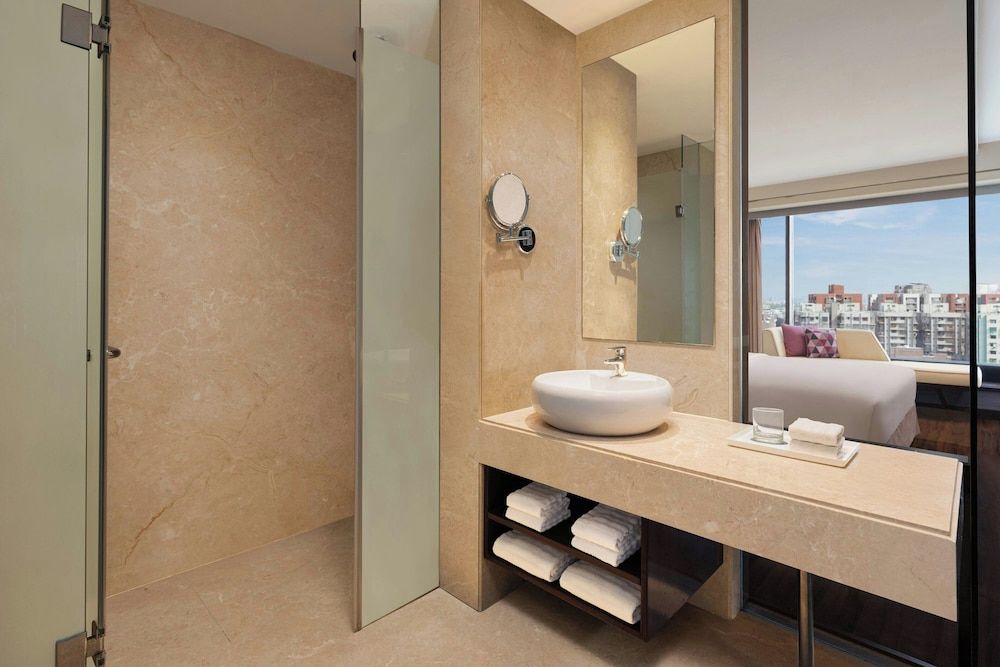 Renaissance Ahmedabad Hotel Superior Room, 2 Twin Beds 4