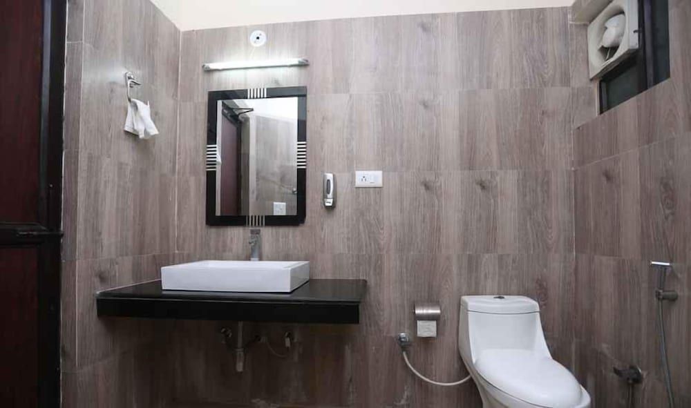 Adb Rooms Corbett Jungle Holiday SPA Deluxe Cottage 10