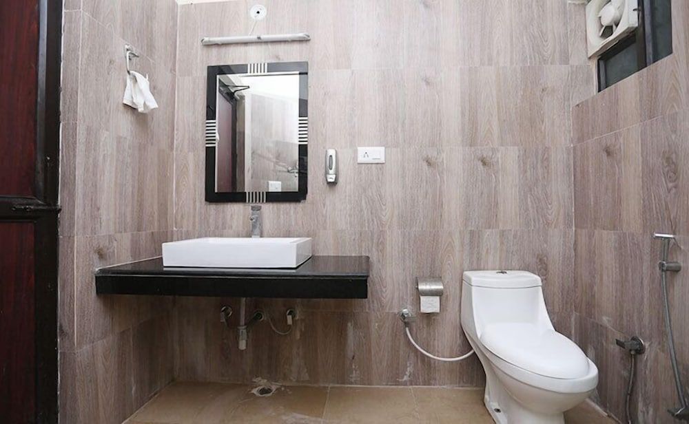 Adb Rooms Corbett Jungle Holiday SPA Deluxe Cottage 11