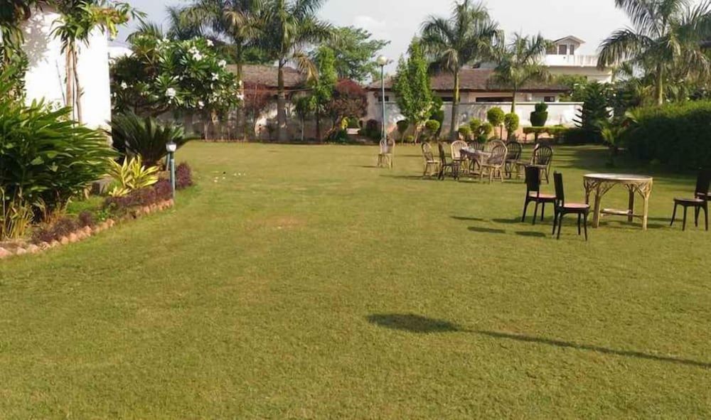 undefined Adb Rooms Corbett Jungle Holiday SPA 10