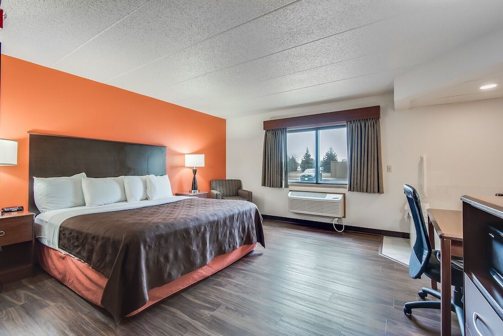 Suite, 1 King Bed, Accessible, Non Smoking