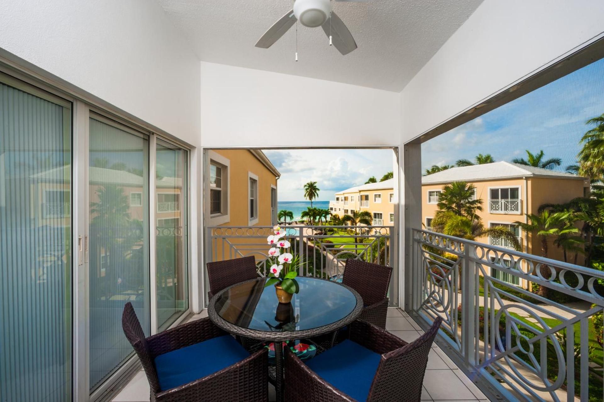 Apartment with Sea View 232