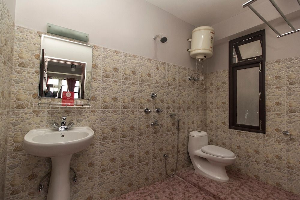 OYO 11630 Temi Residency Standard Double Room 6