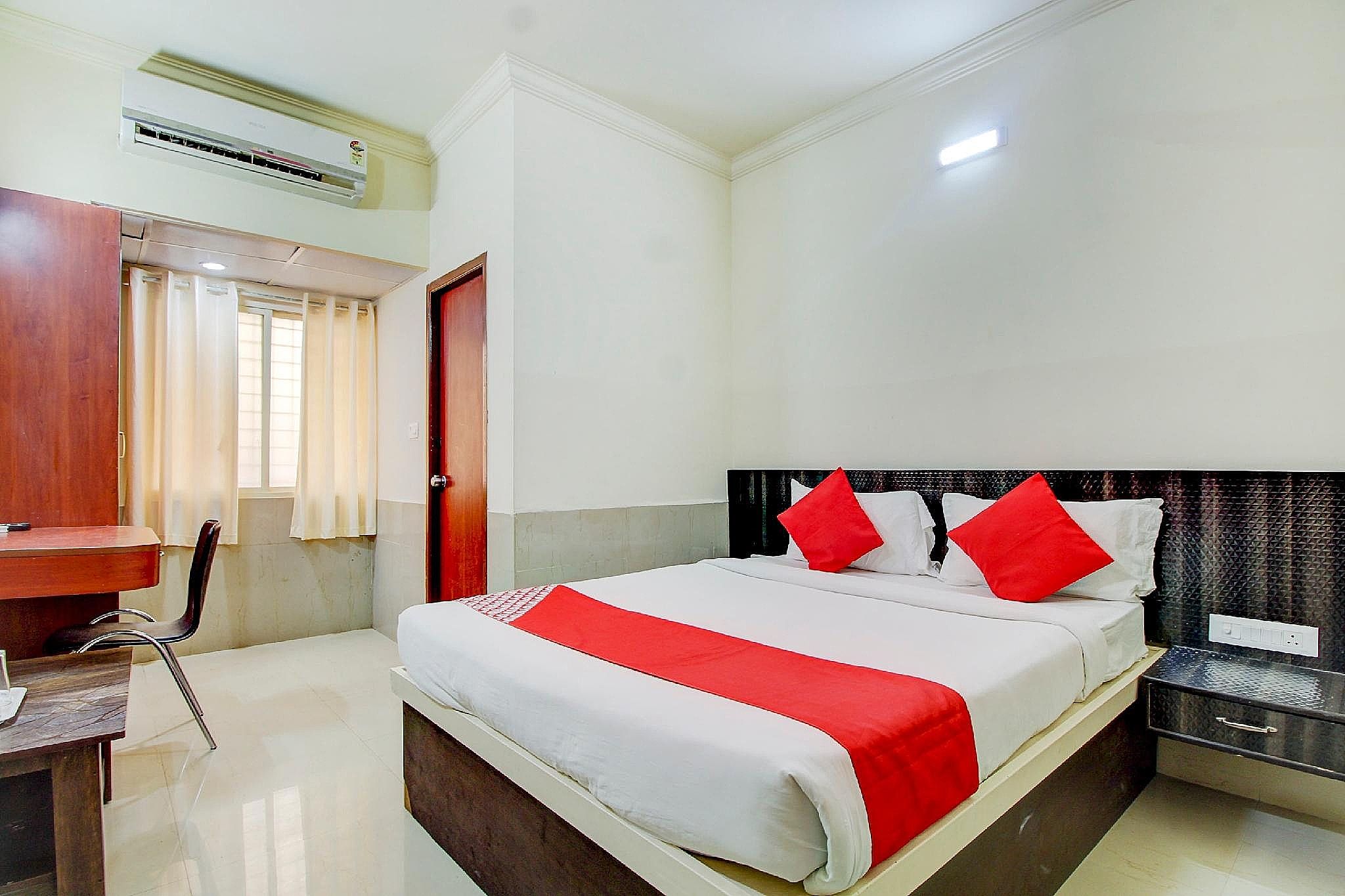 Super Hotel O NAR Comforts Near KSR Railway station Classic Room 2
