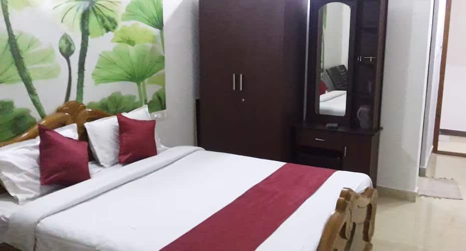 A Ooty Honey Huts Deluxe Room 11