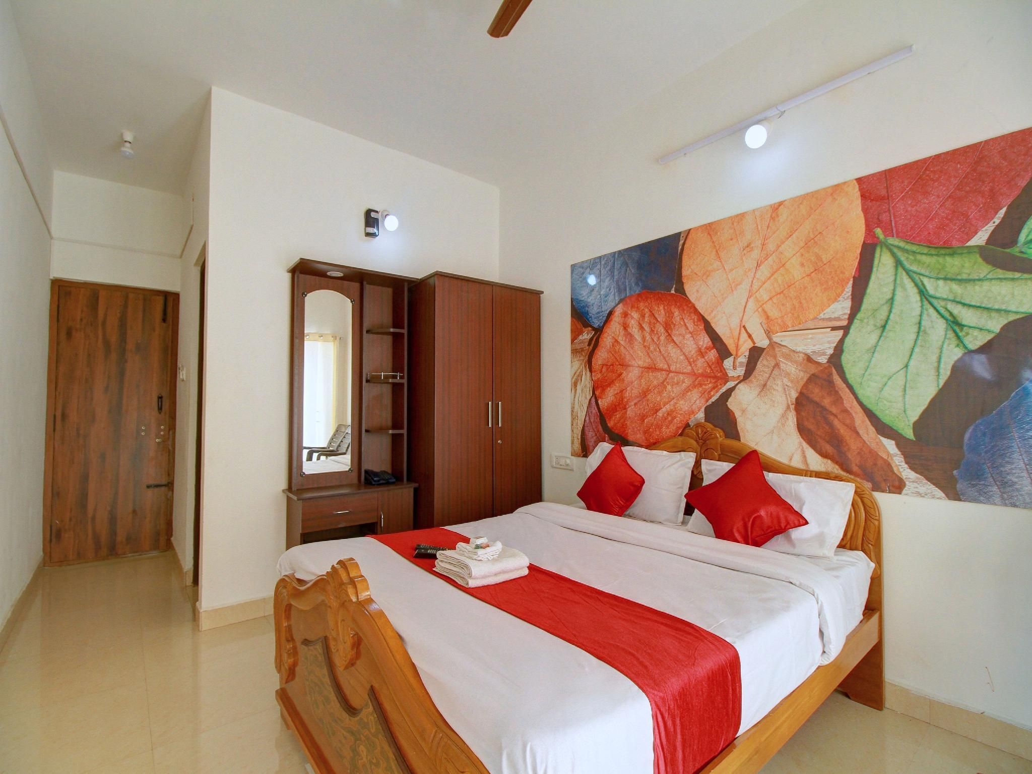 A Ooty Honey Huts Deluxe Room 13